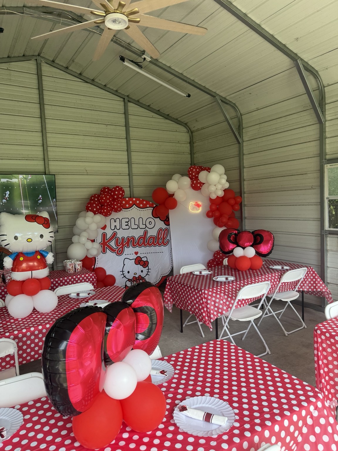 Hello Kyndall birthday table setup